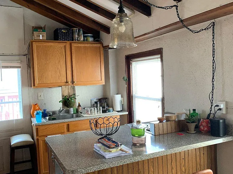 1625 Wallace St #3R — Photo 4