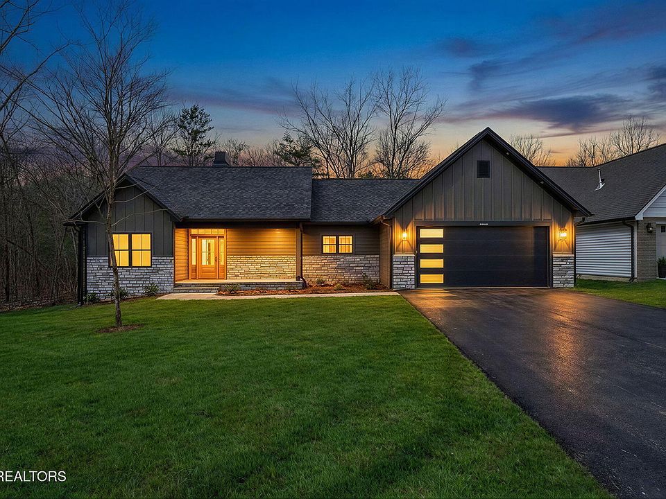 1st image of 154 Hawes Cir