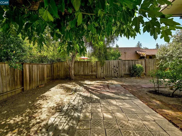 1950 Oak Grove Rd #1950 & 1952, Walnut Creek, CA 94598