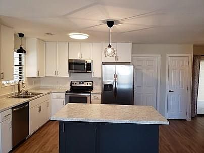 1st image of 2207 Oakwood Ave #B
