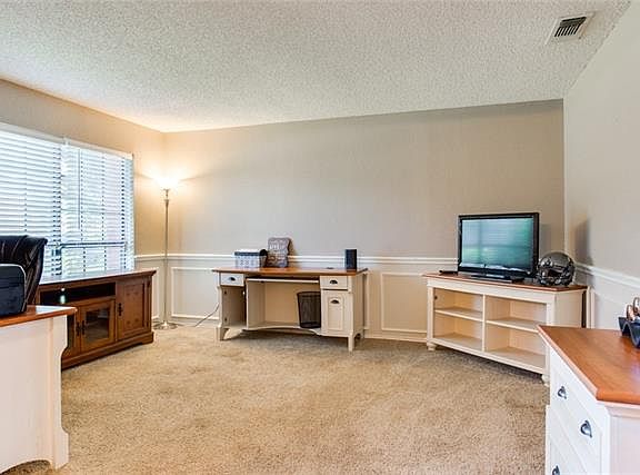3rd image of 425 Hunters Creek Dr