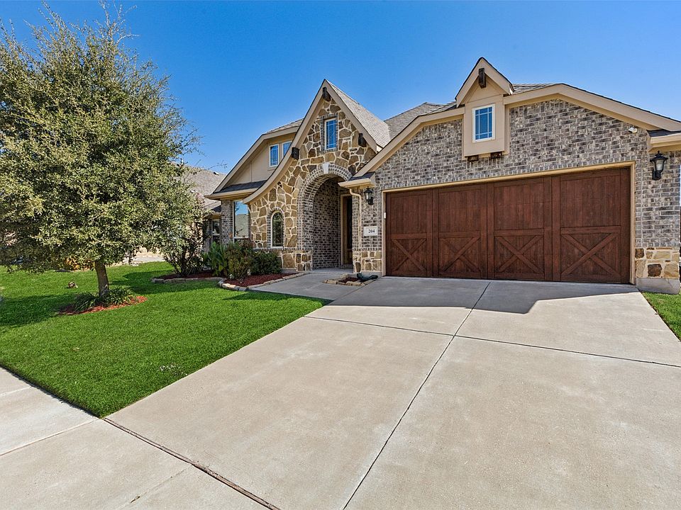 1st image of 204 Eastbrook Dr