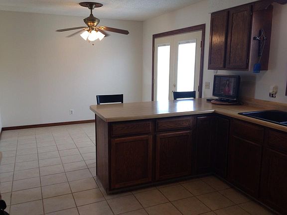 5th image of 3012 Toalson Ave
