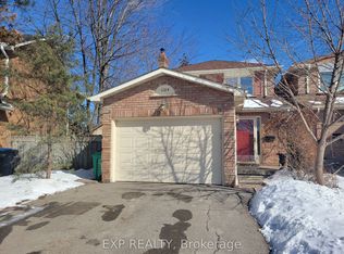 1104 Sawgrass Cres, Mississauga, ON L5C 3V4