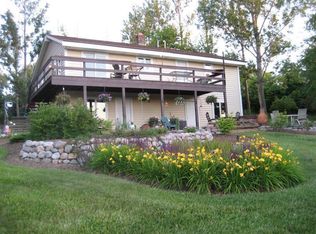 18300 W Lawnsdale Rd, New Berlin, WI 53146