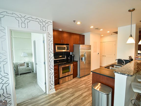 5th image of 250 Pharr Rd #1103