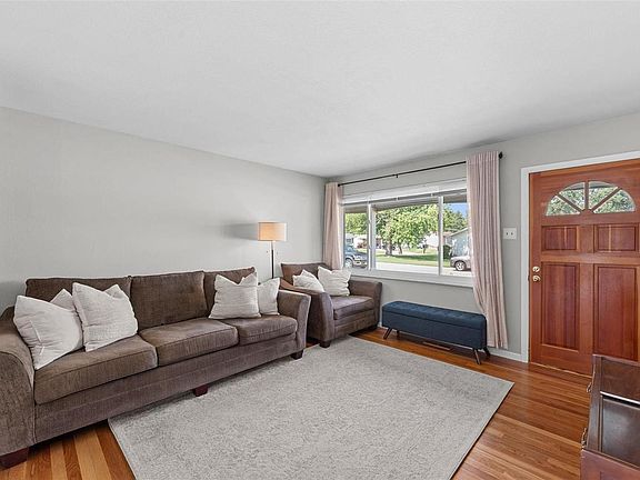 2nd image of 10846 Antrill Dr