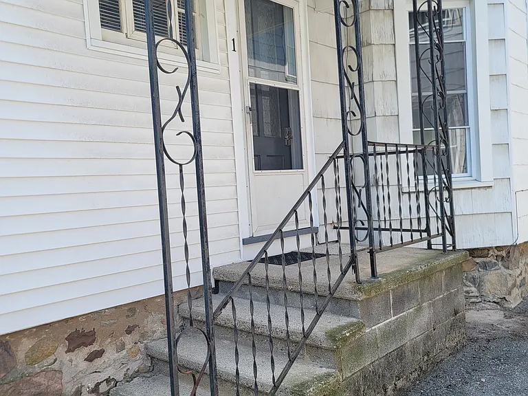 216 East Ave #1 — Photo 12