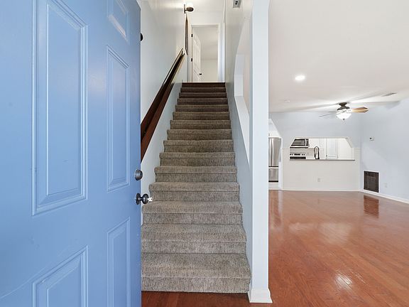 5th image of 7668 Chatham Cir
