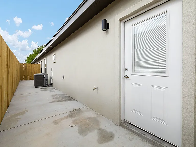 1907 W Violet Dr #2 — Photo 25