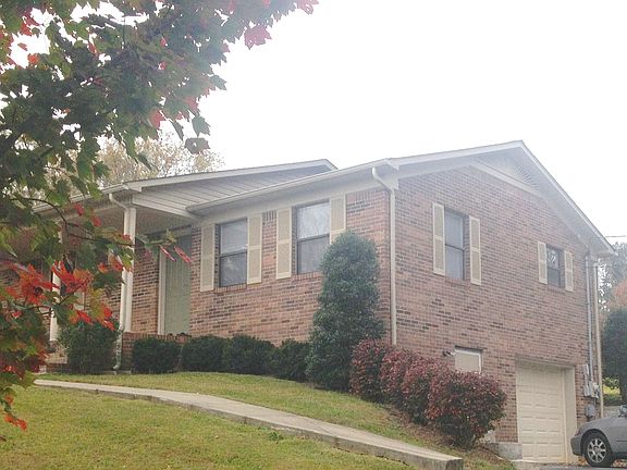 2nd image of 2702 Lake Valley Dr