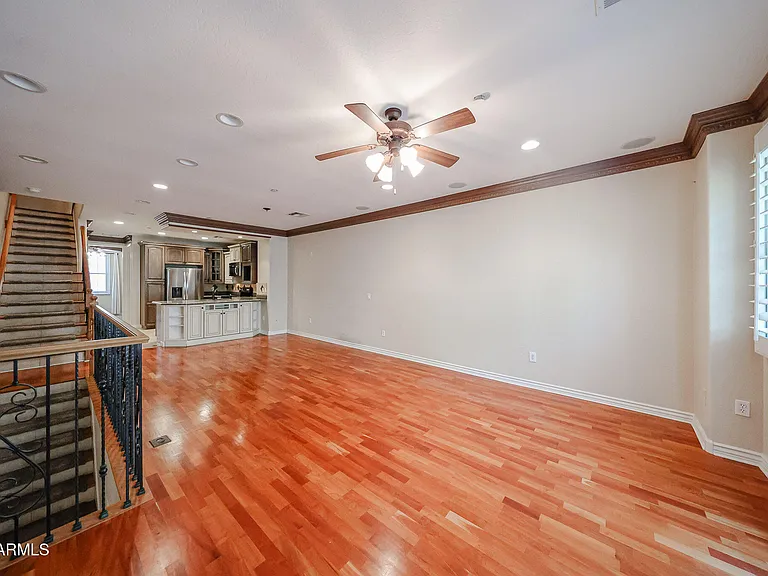 2434 E Roma Ave — Photo 13