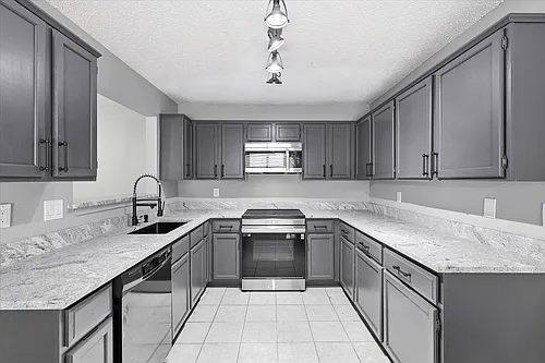 2909 Menlo Park Ln Photo 1