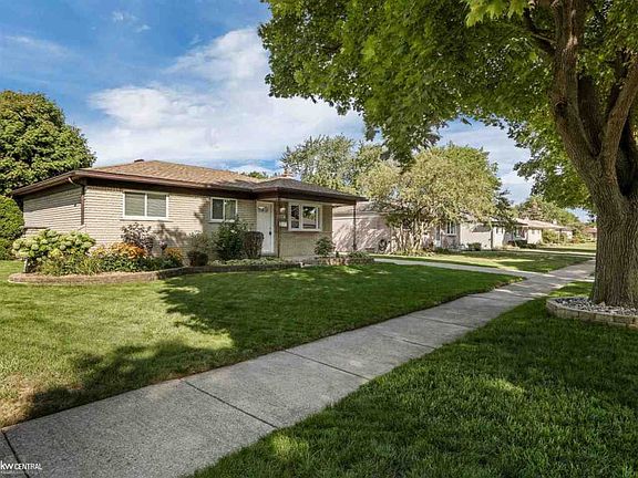 4th image of 27407 Liberty Dr
