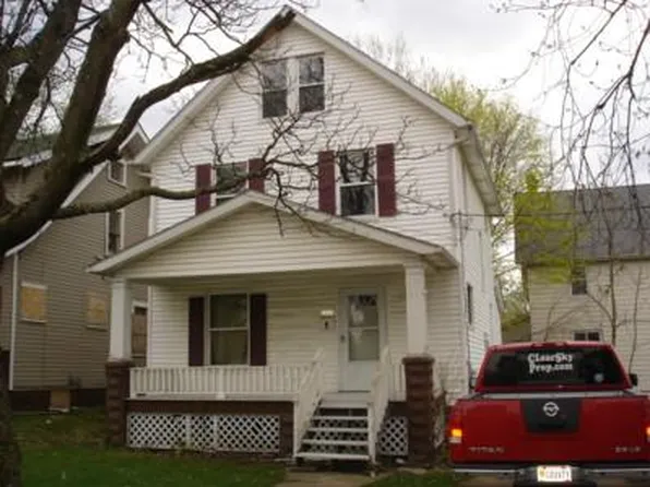 2004 2nd St NE, Canton, OH 44704