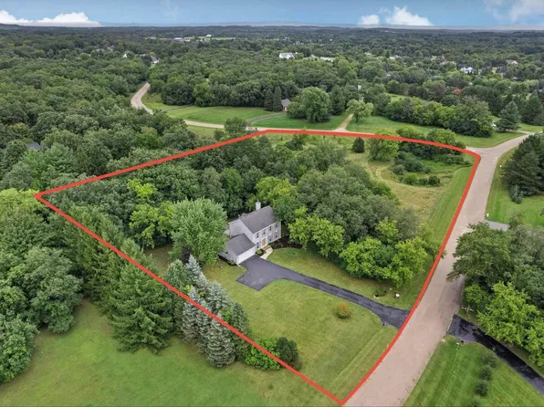 S44W33210 Connemara Drive, Dousman, WI 53118