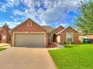 9024 NW 75th St, Yukon, OK 73099