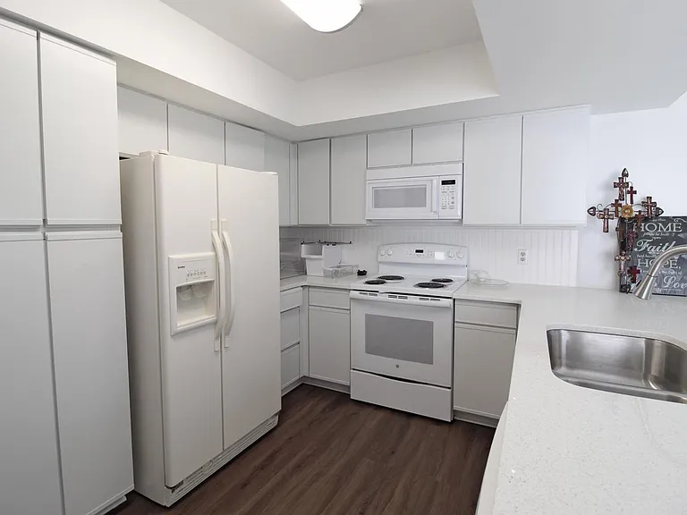 114 Gleneagles Dr — Photo 11