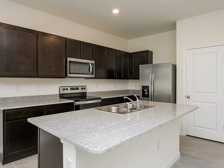 2963 Suncoast Plains Dr — Photo 4
