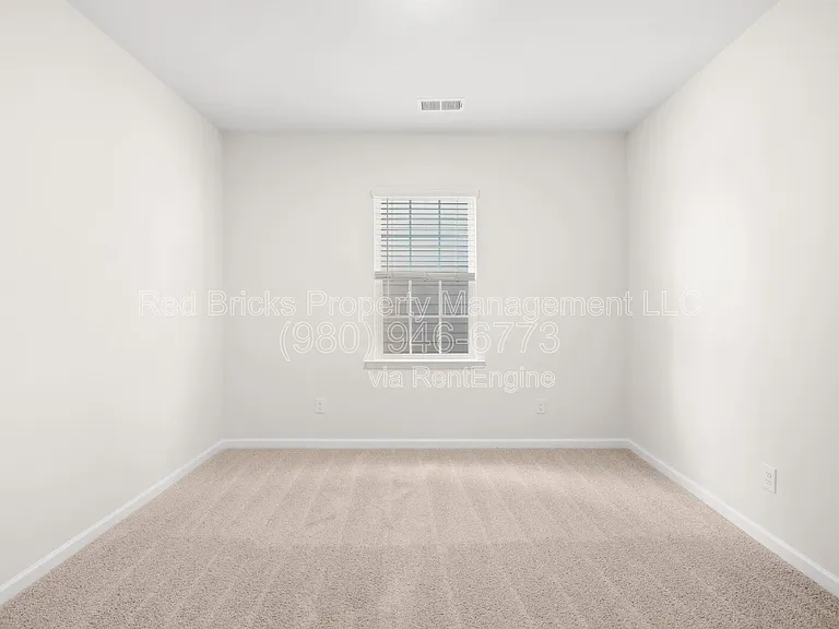 1312 Secrest Commons Dr — Photo 18