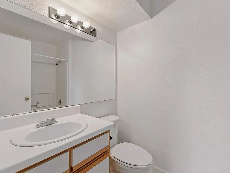 523 Southwest Pkwy #202 — Photo 4