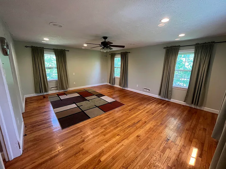 226 Orchard Ln — Photo 17