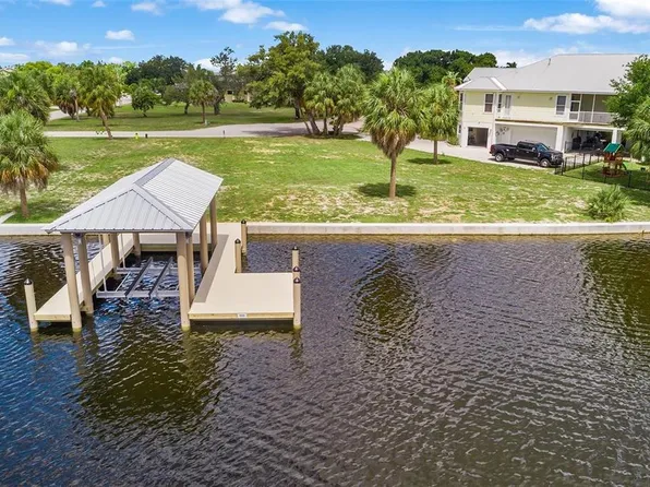 304 14th St SW #35, Ruskin, FL 33570