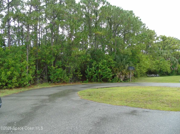 496 Privet Ct NW, Palm Bay, FL 32907