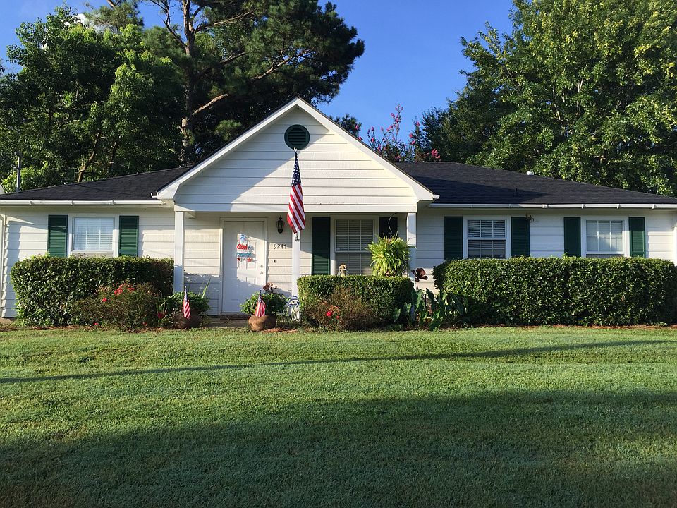 Welcome home to 9247 Colt Dr