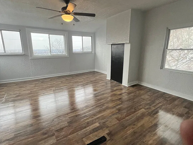 916 Arlington Ave — Photo 2