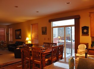 3083 Chalkstone Ave, Elgin, IL 60124