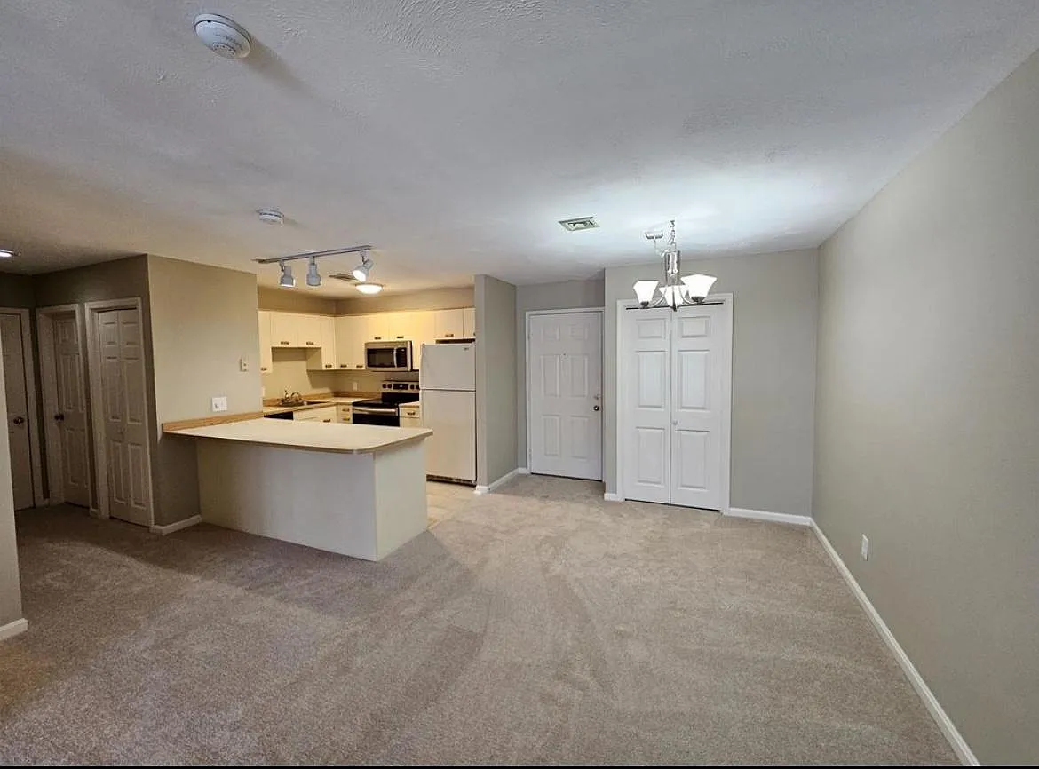2 bed, 864 sqft, $2,000 — Photo 4