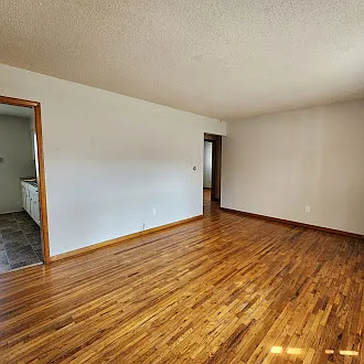 905 W Benton Street — Photo 2
