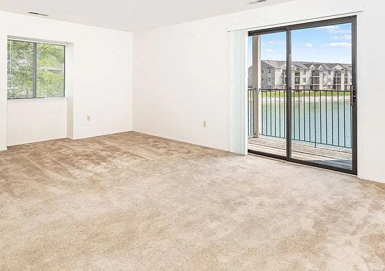 Oak Shores Apartments — Photo 66