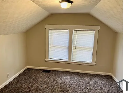 653 Curry Ct — Photo 10