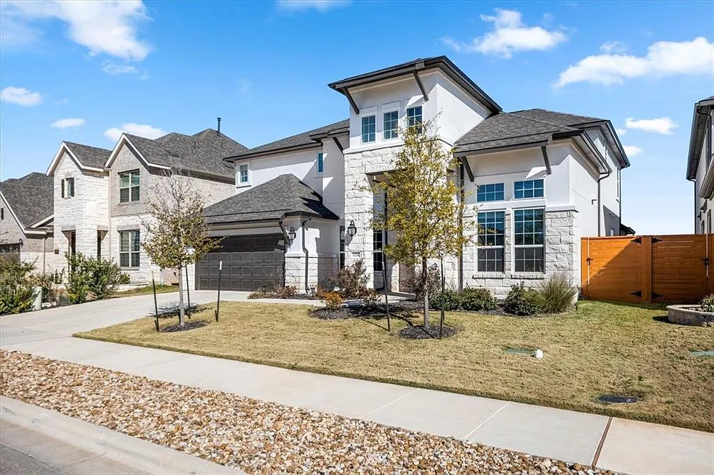 5 bed, 4.5 bath, 3661 sqft, $4,199 — Photo 4