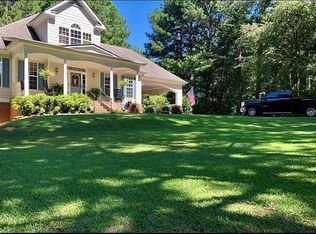 1559 Standing Rock Rd, Senoia, GA 30276