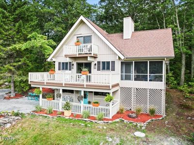 805 Main Ct, Hawley, PA, 18428