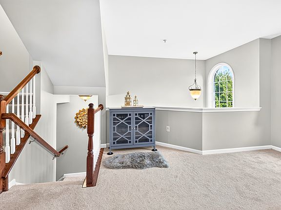 5th image of 268 Broadstone Dr