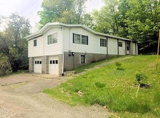 3 Creekside Rd, Red Hook, NY 12571