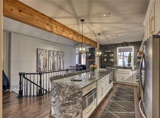 143 NW Pointe Dr, Kansas City, MO 64116