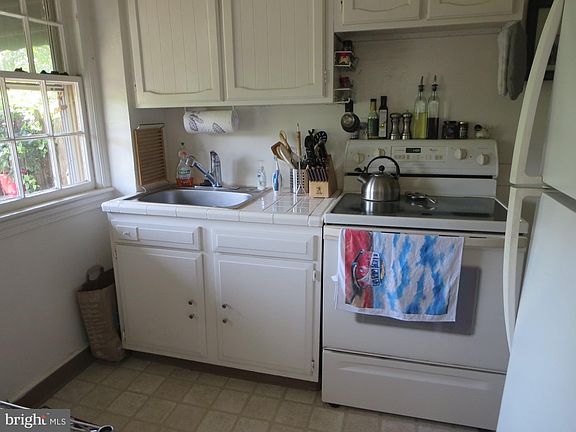 4th image of 427 Mount Vernon Ave