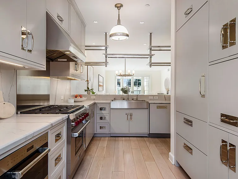 The Residences at Palisades Village — Photo 30