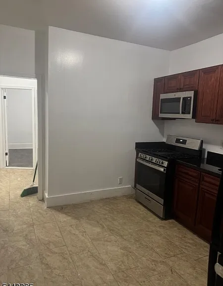 53 Rose Ter — Photo 3