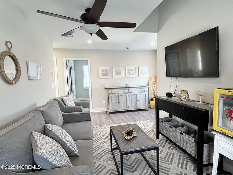 112 Albacore Dr — Photo 21