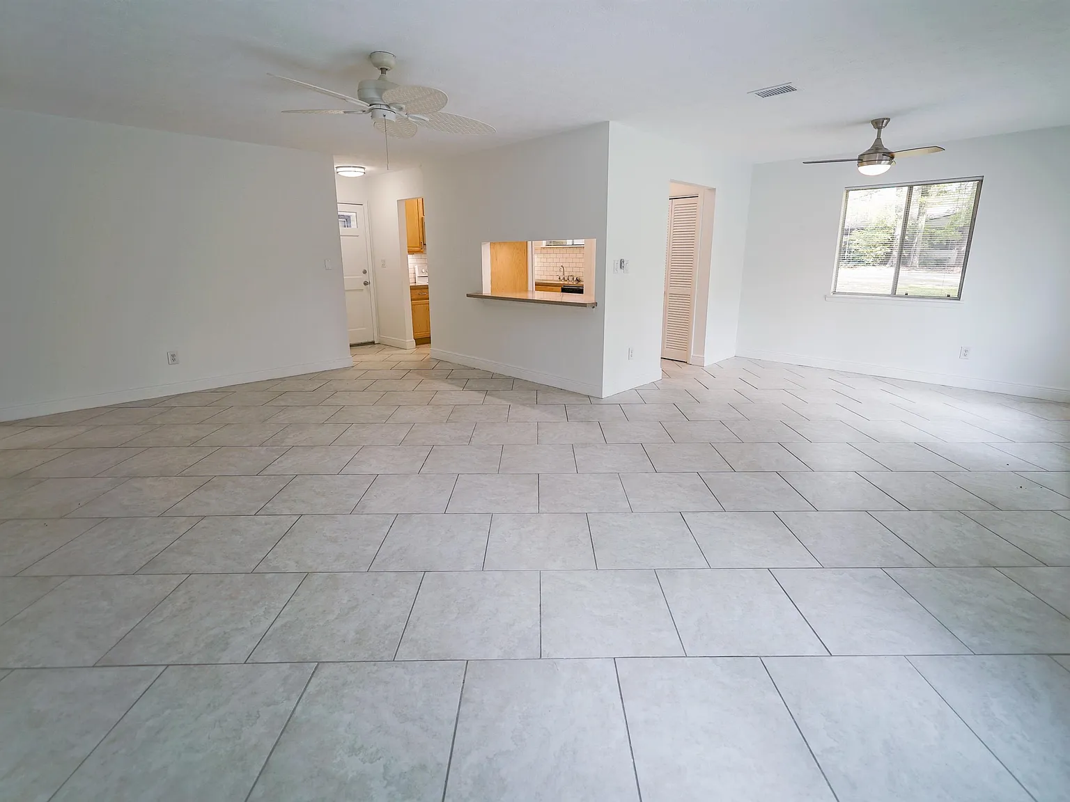 3 bed, 1300 sqft, $1,900 — Photo 4