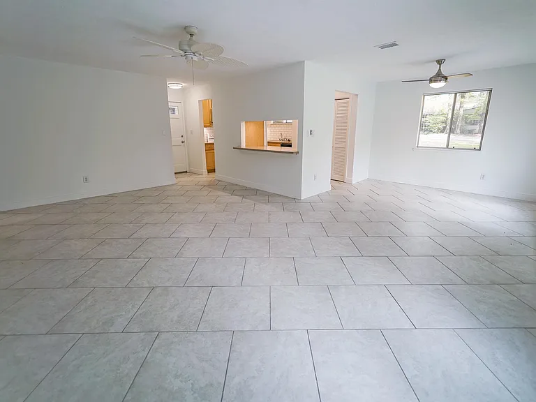 251 S Villas Ct #A — Photo 4