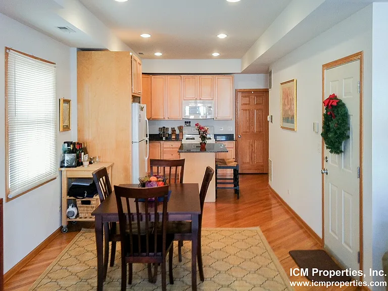 1438 W Belmont Ave #4 — Photo 4