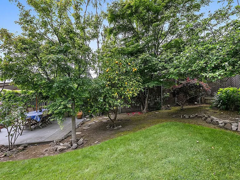 2903 Russell St — Photo 15