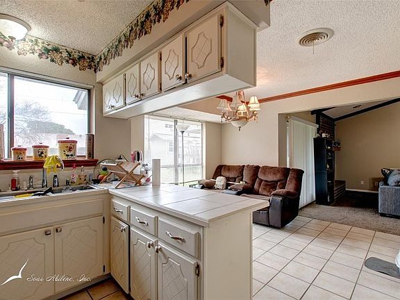 5th image of 2325 Kerry Ln